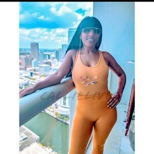 SQUATS Not SHOTS Bodysuit/S & Yoga Leggings/SM  Set